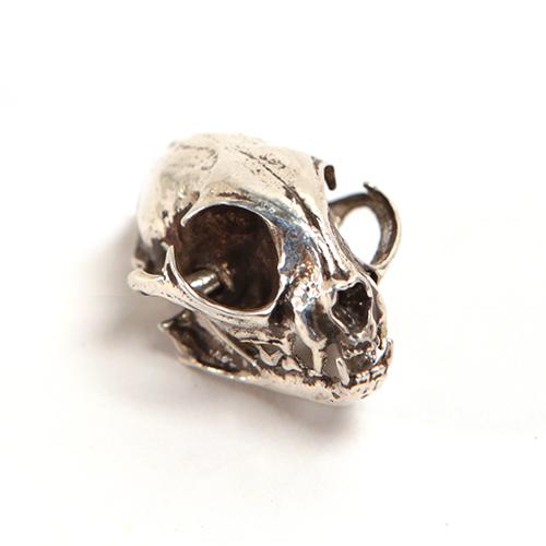 Cat outlet skull pendant